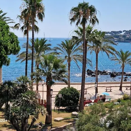 Cozy Studio, Sea View, Old Town, Near Beaches * Antibes