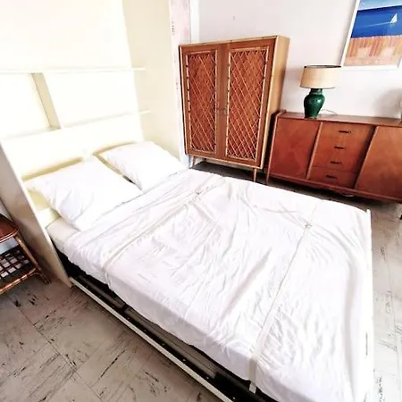 Cozy Studio, Sea View, Old Town, Near Beaches * Antibes