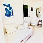 Lejlighed Cozy Studio, Sea View, Old Town, Near Beaches Antibes