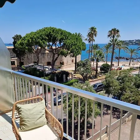 Cozy Studio, Sea View, Old Town, Near Beaches Antibes