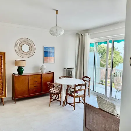Cozy Studio, Sea View, Old Town, Near Beaches * 昂蒂布