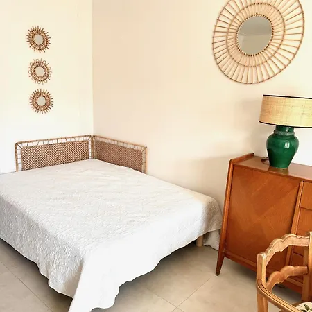 Cozy Studio, Sea View, Old Town, Near Beaches 公寓