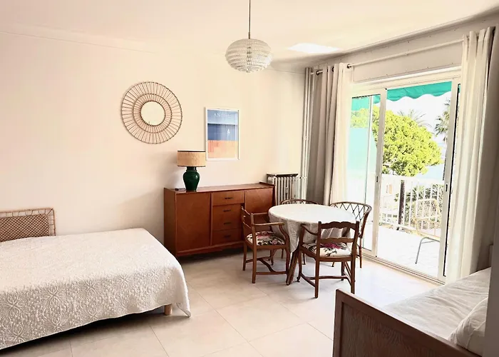 Cozy Studio, Sea View, Old Town, Near Beaches Apartmán Antibes